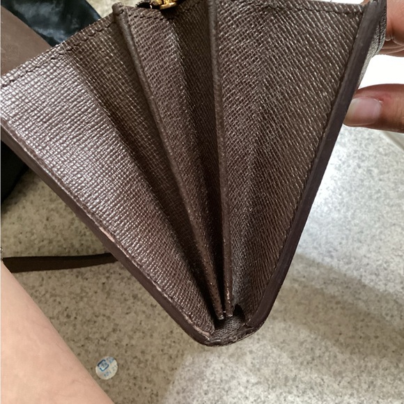 Authentic Louis Vuitton Damier wallet with strap. - Picture 11 of 16